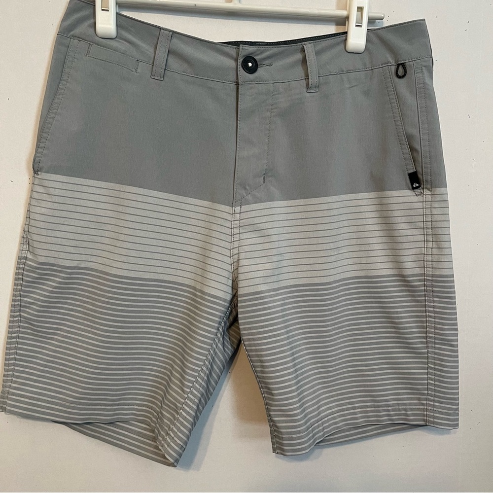Quiksilver Men's Union Amphibian 20" Hybrid Shorts - Size 30 - Gray Striped